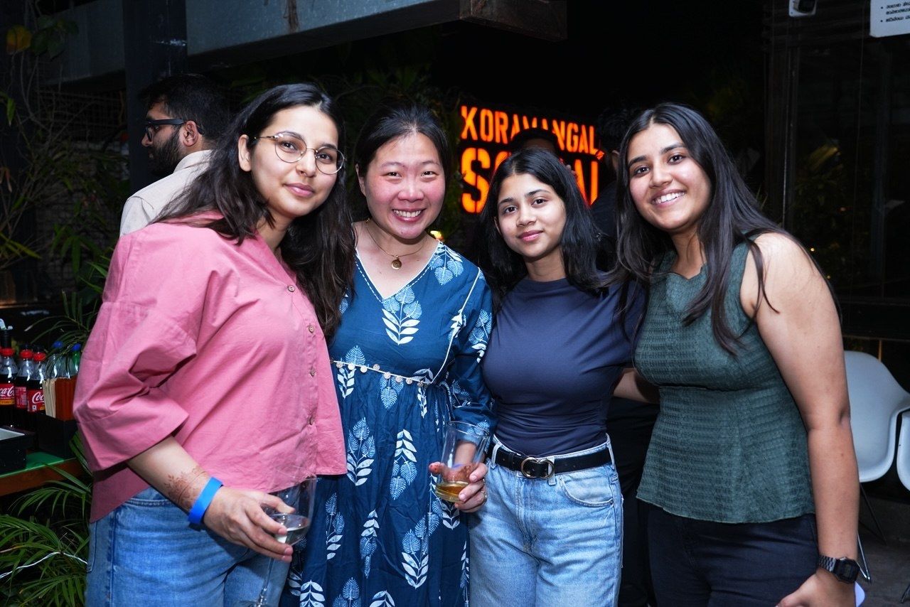 Ming Xia H. with the Draper Startup House India team in Bangalore (second view)
