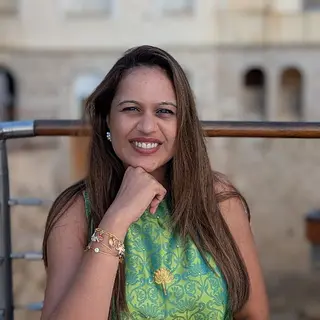 Dr. Digvi Shah
