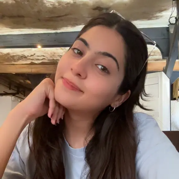 Aayushi