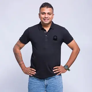  Kuldeep Suresh 