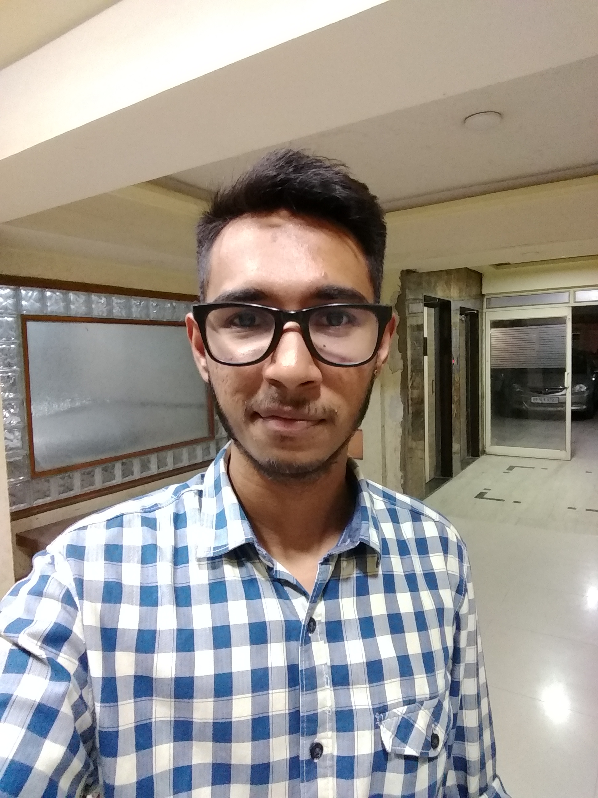 Utkarsh Bengani - Hey i am Utkarsh and I am an Motion Graphics Designer.