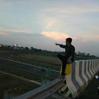 Shashank Khandelwal - Student of NIrma University . Coordinator of Entrepreneurship Cell . Brand Ambassador of Smart City Indore. Entrepreneurial skills and Sport are in Blood. 