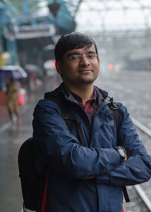 Viral Limbad - Software developer, worked on J2EE server side programming for Telecom and Asset Management Domains.  