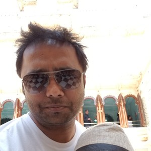 Nirav Prajapati - 11+ years of experience in NY Fintech space, cofounded EdTech platform StudyBoard.com, Currently back in Ahmedabad running Fintech consulting company Pirimid Fintech. 