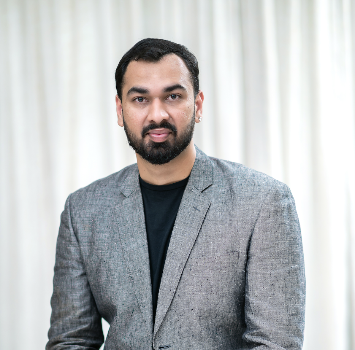 Karan Shetty - Built products in Silicon Valley for a decade, moved back to India recently to solve the problem of real estate investments being inaccessible to working professionals due to high capital or loan requirements. 