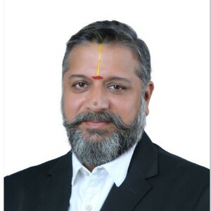 Srinath Iyengar - Dual Qualified Lawyer - India and UK with 25 years of practice experience. 

Specialise in Corporate and Cyber crime laws. Experienced in contracting IT and Non IT agreements across different transactions.

Provide legal hand holding for startups.