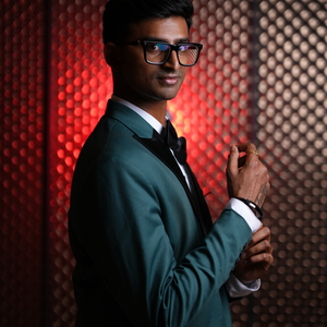 Vrushabh Komatwar - The Sales Guy