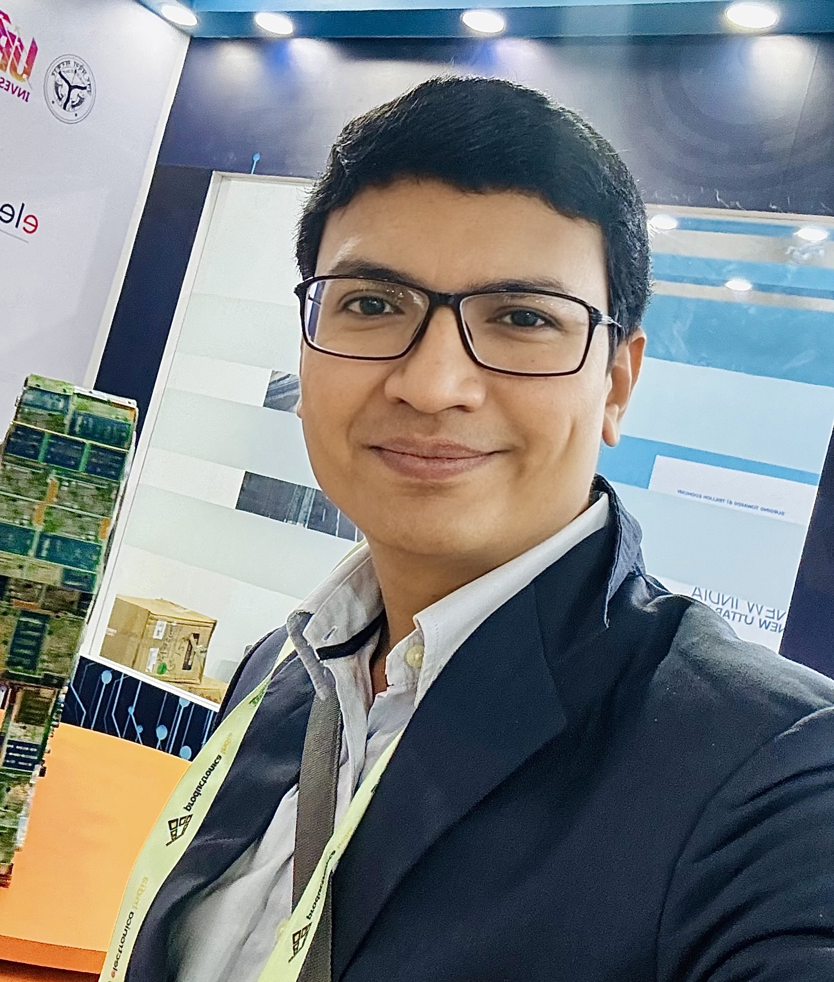Vipul Prajapati - Founder Universum Solutions. Sigma E Systems.