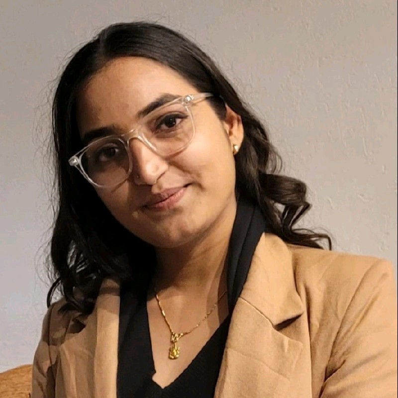 KOMAL SONI - Director IdeaboxTechnology