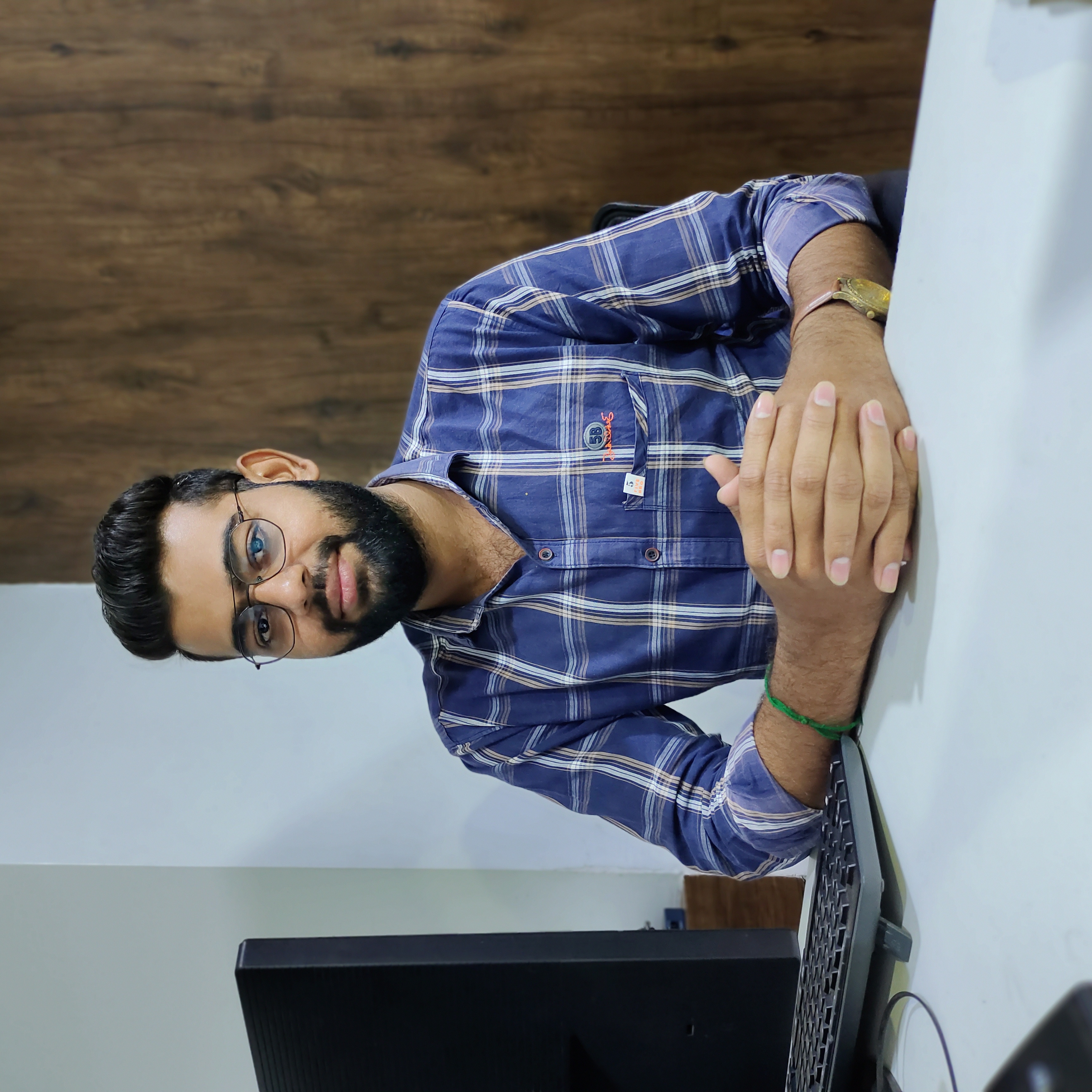 dipanshu bhut - Logistics department head "Salvavidas Pharmaceutical"