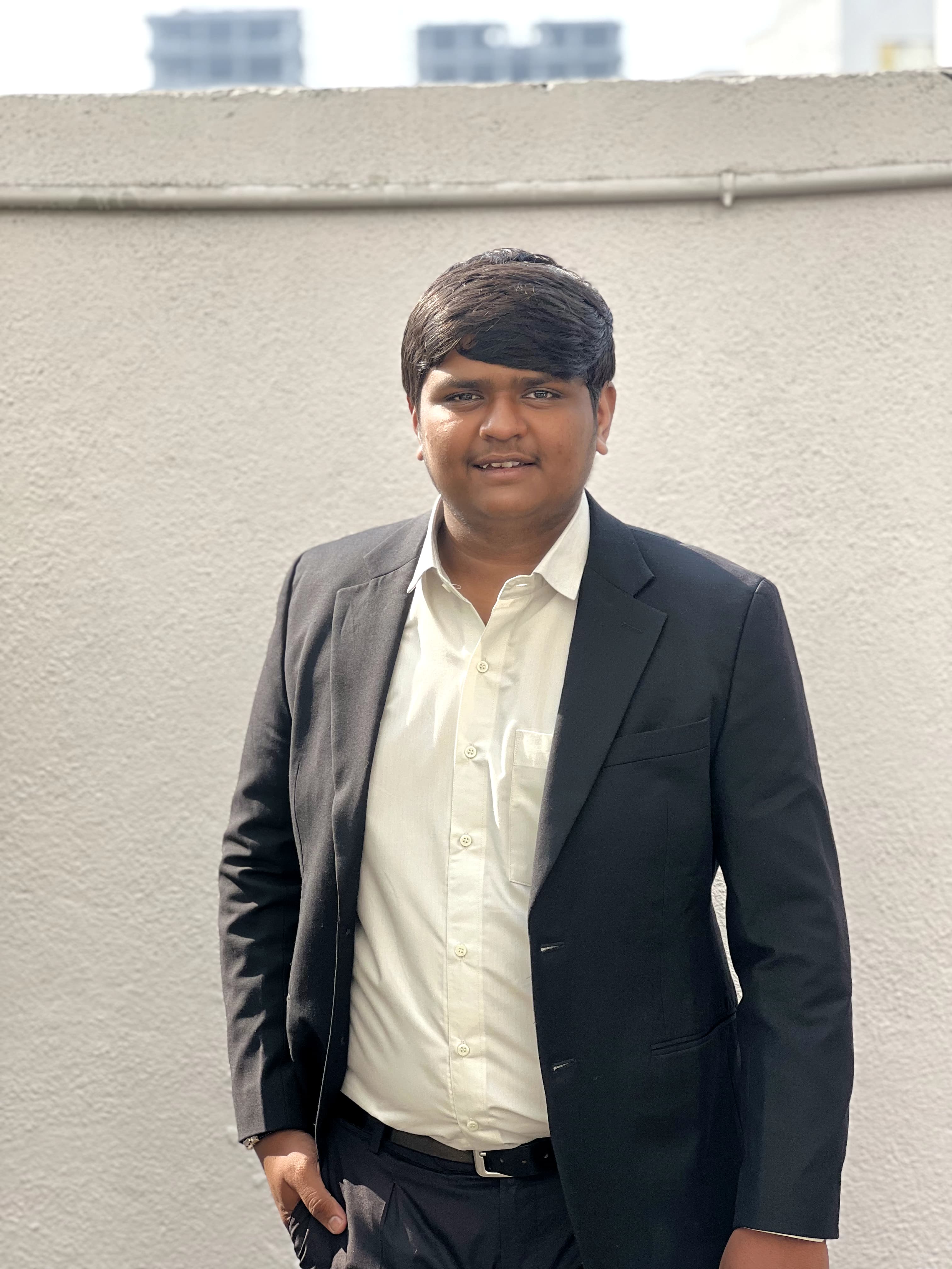 Ar Kh - Front End Developer