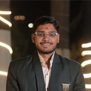 Sahil Moradiya - iOS App Developer | Crafting Scalable & User-Centric Apps